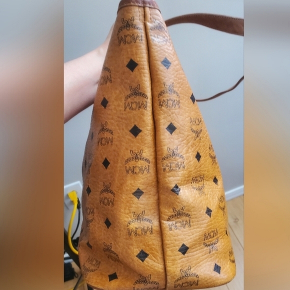 ❣️MCM Cognac Tote Bag❣️ - Picture 6 of 16